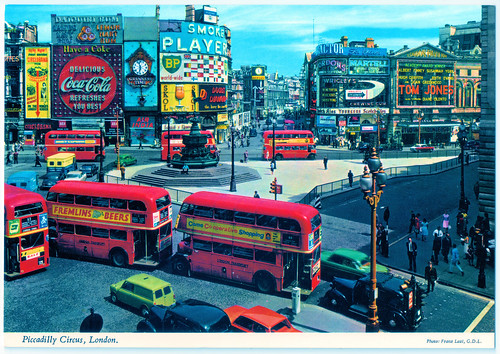 London - Piccadilly Circus in 1963. And Circlorama.