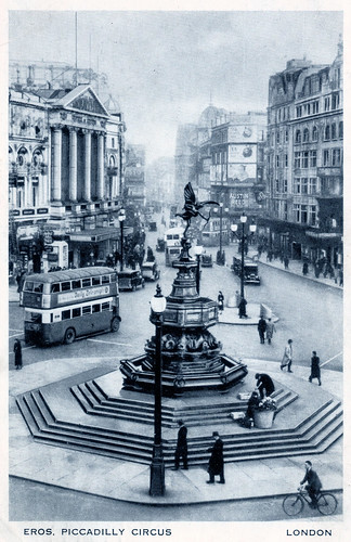 London - Piccadilly Circus Prior to 1911. And Vincent Price.
