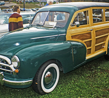 1955 Morris-Oxford Woodie: Haliburton Fall Festival Antique Car Show, October 2009