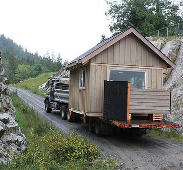 gambier-tiny-getaway-cabin-moving4-via-smallhousebliss