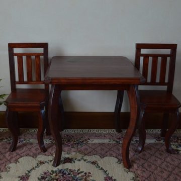 SD size table and chairs on Etsy