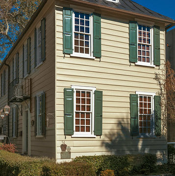 Thomas Elfe House (1760), view02, 54 Queen St, Charleston, SC, USA