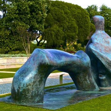 Reclining Figure : Arched legs 4/6 (1969-1970) - Henry Moore