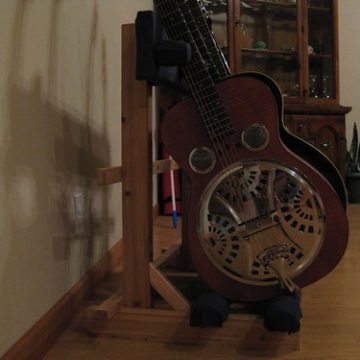 Guitar Stand 04