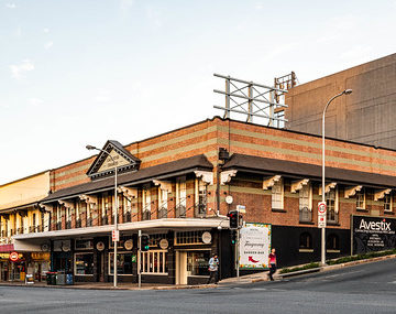 The Carrington Chambers // Woodley’s Building (R) & King Edward Chambers (L) (Fortitude Valley, Queensland)