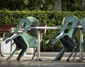 Gossipping Chairs