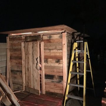 Small, Handy Pallet Storage Shed/Cabin