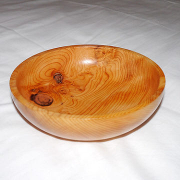 Woodturning - Yew Bowl 7.5