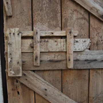 Door latch in a an old barn.