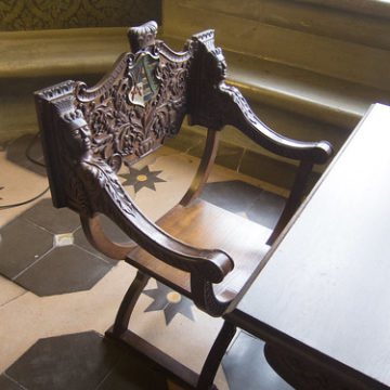 Royal wooden chair