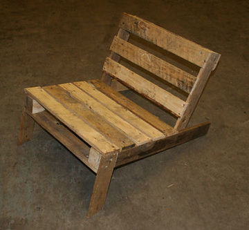 DIY: Wooden Pallet Chair