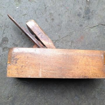 Wooden plane (side view)